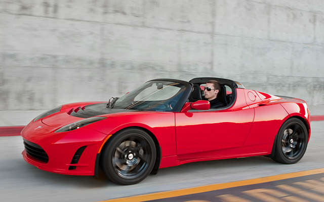 FORO COCHES Tesla-roadster-25-road-from-side